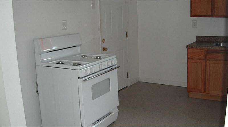 2nd image of 1209 Cohen St