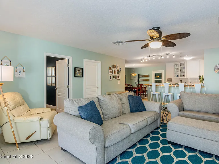 187 Jamaica Dr — Photo 6