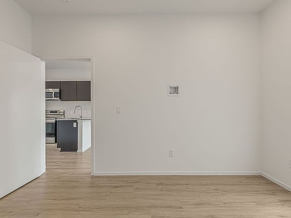 4th image of 1928 9th Ave N #101
