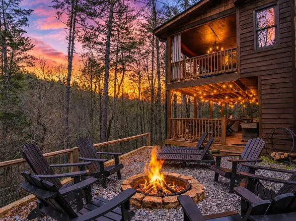 130 Clark Dr, Ellijay, GA 30540