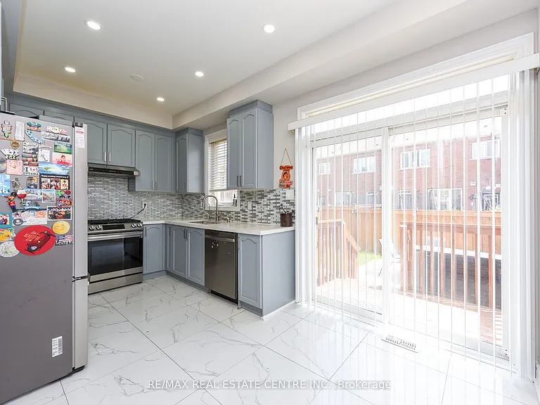 682 Megson Ter — Photo 11