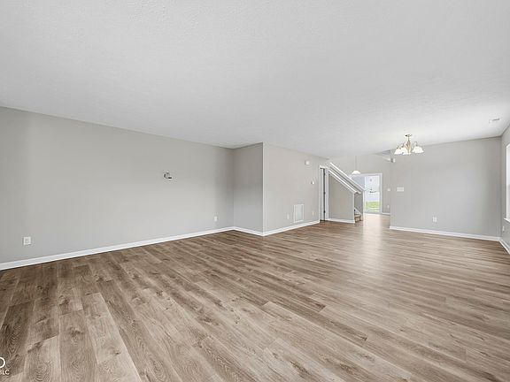 4th image of 6427 Paramount Springs Dr