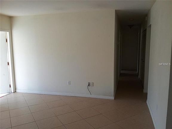 5th image of 3122 Montclair Cir
