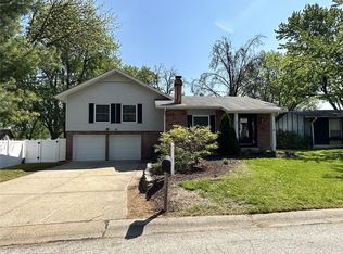 69 Kimberly Ln, Saint Peters, MO