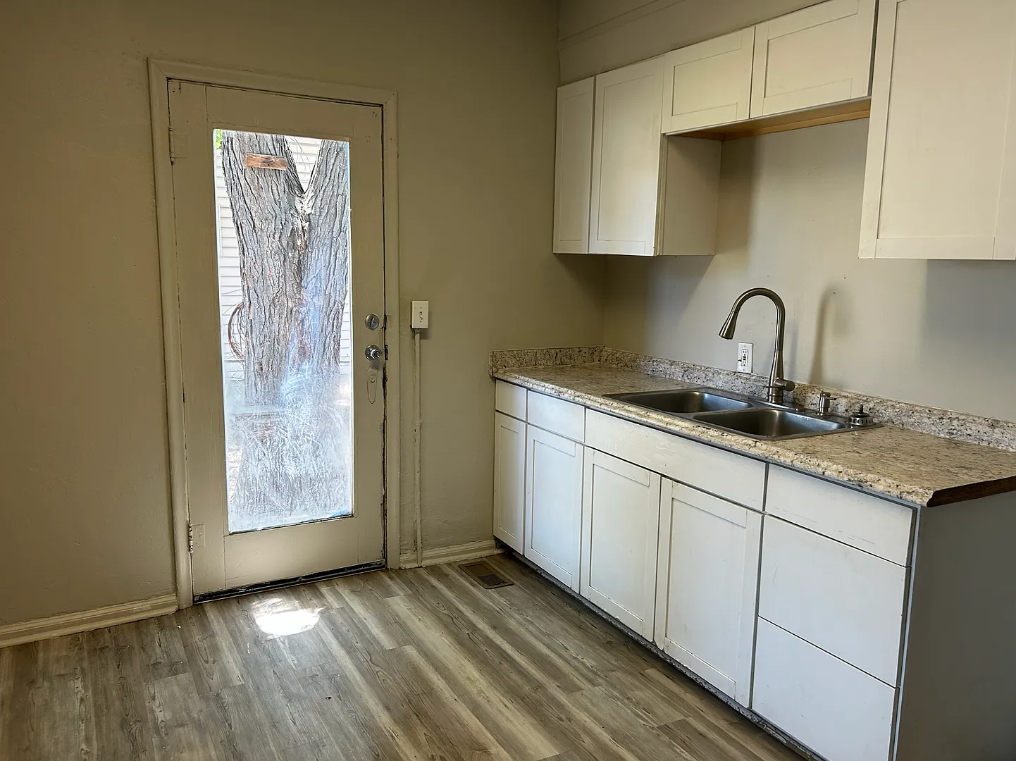 279 W Railroad Ave, Price — Photo 4
