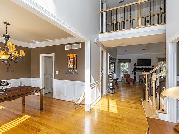 2nd image of 1044 Bay Colony Dr