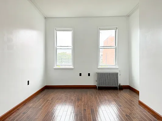 Rented by Bedford Realty USA Corp | media 5