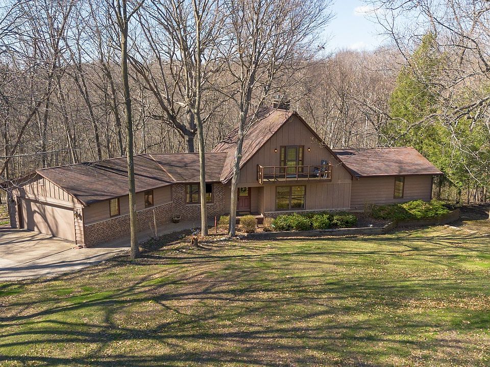 1st image of 1935 Deerfield Rd