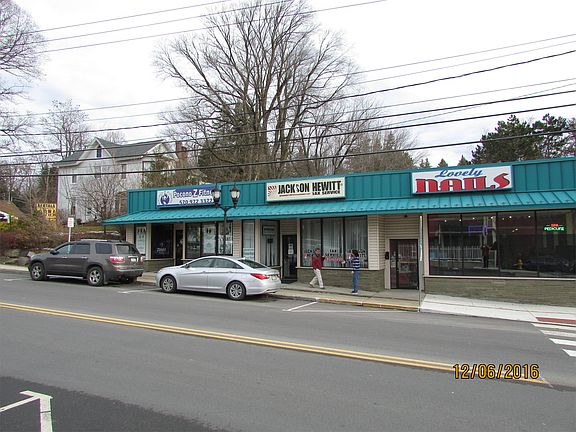 3rd image of 1431 Pocono Blvd #102