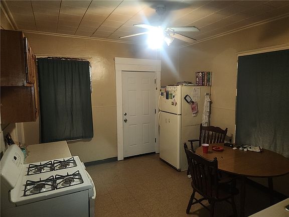 2nd image of 24 Rialto St
