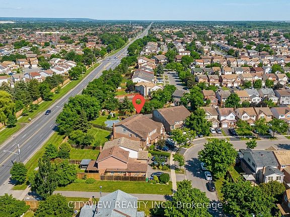 3rd image of 64 Foxacre Row