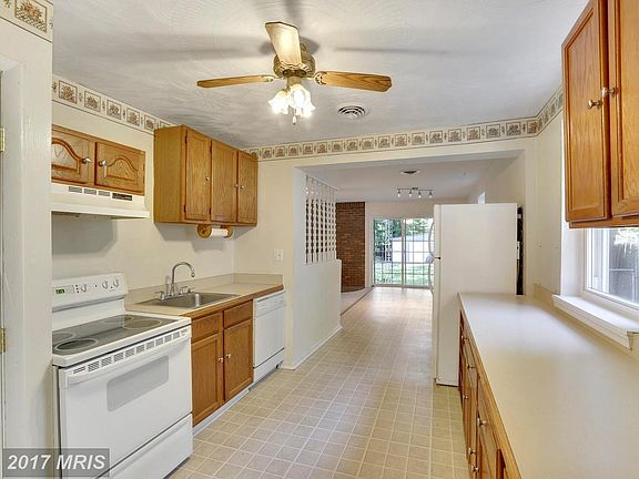 4th image of 763 Whitneys Landing Dr
