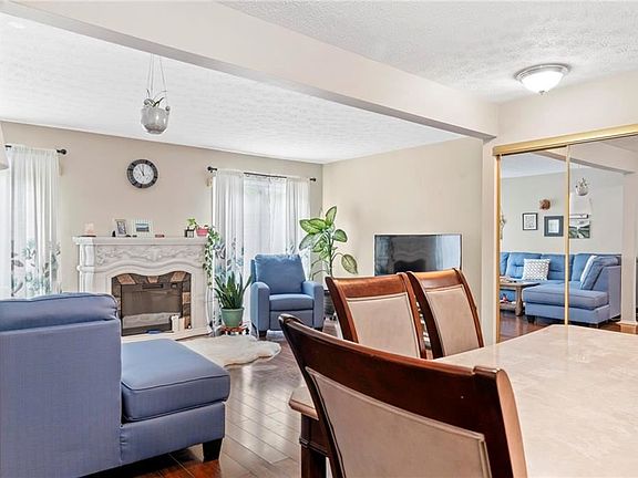 4th image of 4444 Habersham Ln S #204