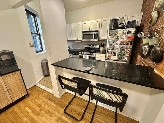 2nd image of 337 W 14th St APT 32