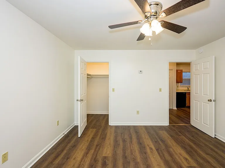 113 College Street Rd #E — Photo 13