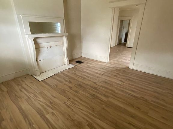 2nd image of 288-290 E Woodrow Ave