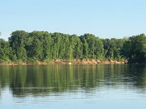 13893 Riverbend Rd, Moundville, AL 35474