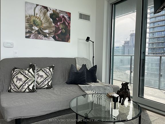 3rd image of 7890 Jane St #1106