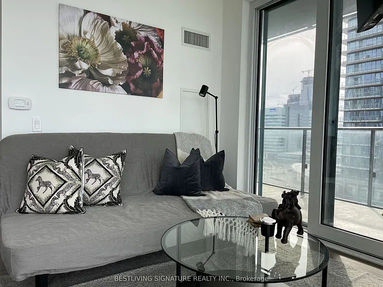 7890 Jane St #1106 — Photo 3