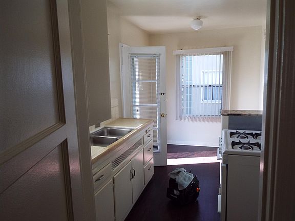 5th image of 1424 E Wilson Ave APT D