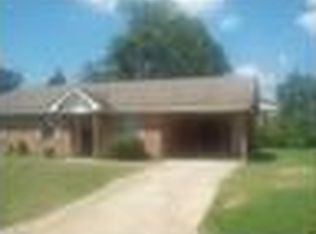 389 Barclay Dr, Columbus, MS 39702