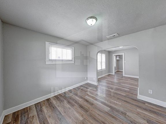 4th image of 1645 Asbury St