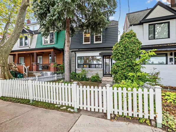 464 Montrose Ave, Toronto, ON M6G 3H1