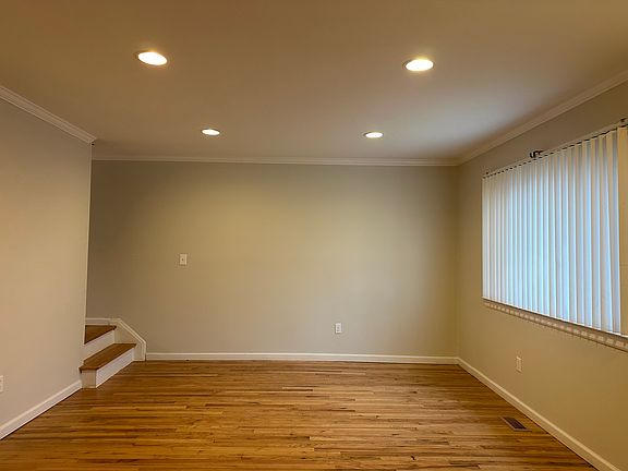 4th image of 154 Parnacott Dr