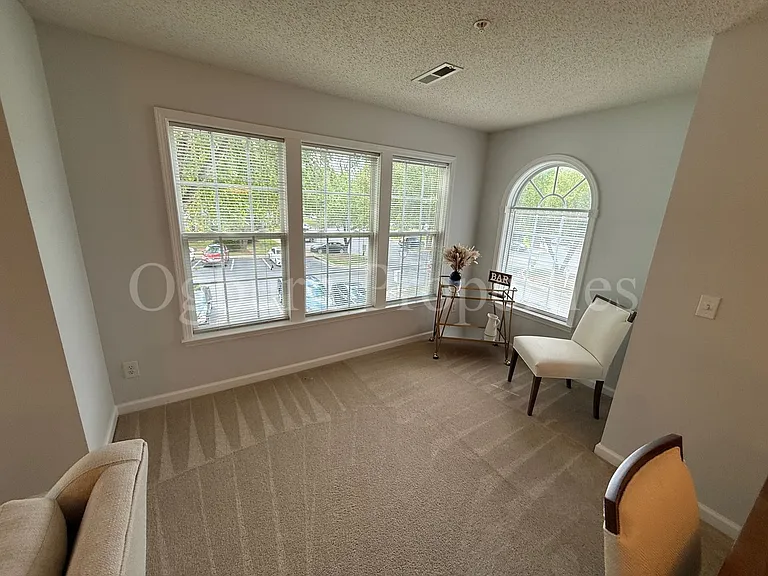 324 Scholastic Ct — Photo 10