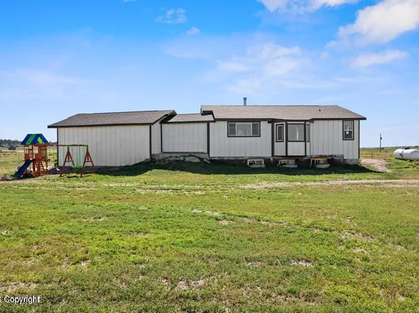 137 Liberty Ln, Moorcroft, WY 82721