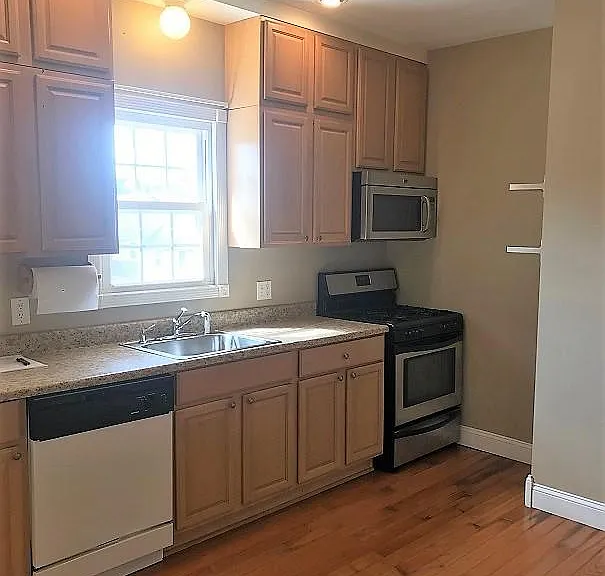 156 Hill St #1 — Photo 3