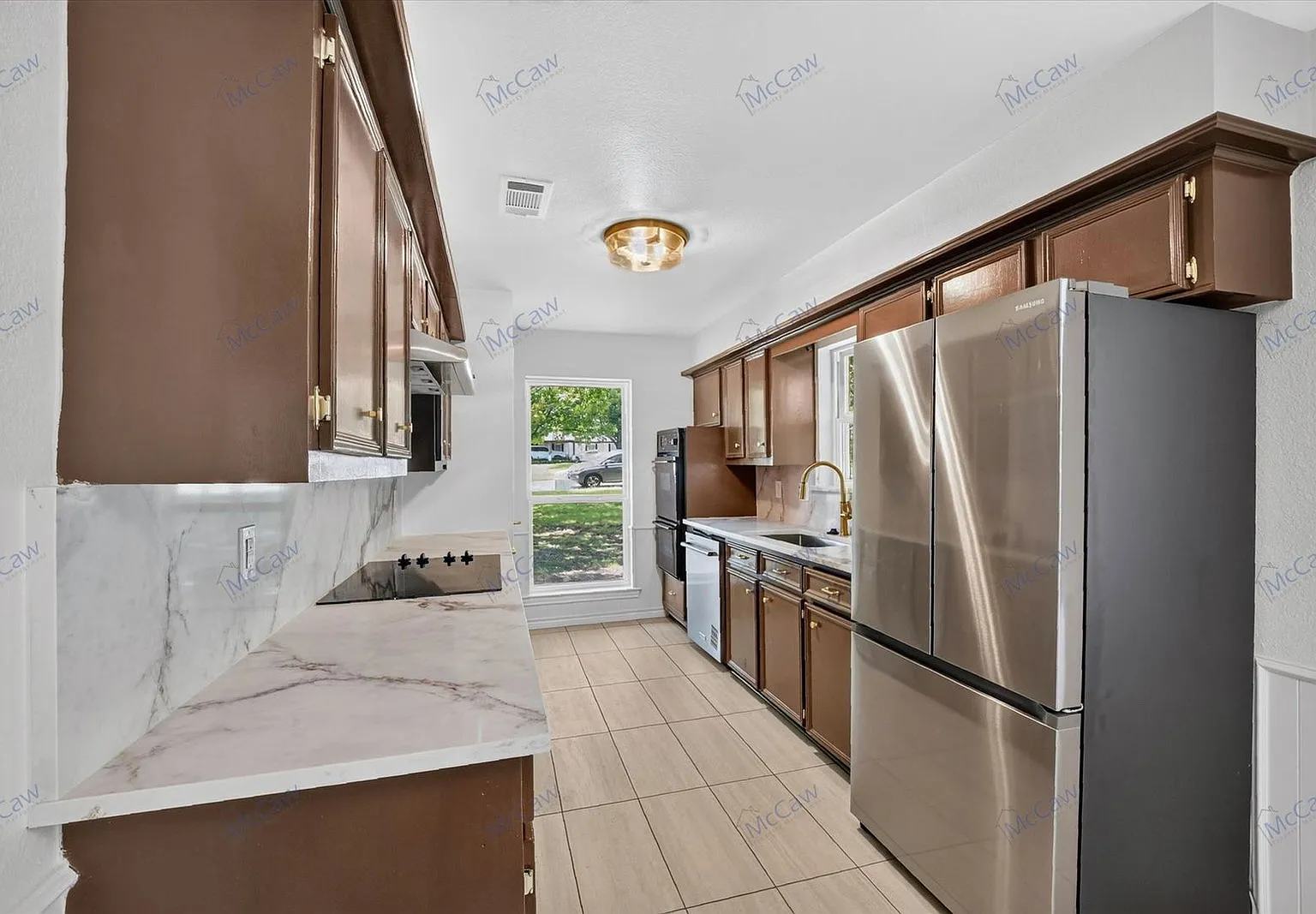 3 bed, 2.0 bath, 2204 sqft, $2,800 — Photo 3