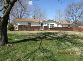 1661 N Broadway Ave, Salem, IL 62881