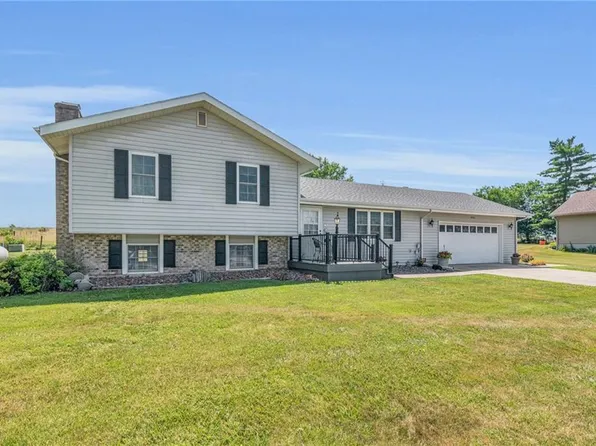 806 Lake Manor Dr, Trenton, MO 64683