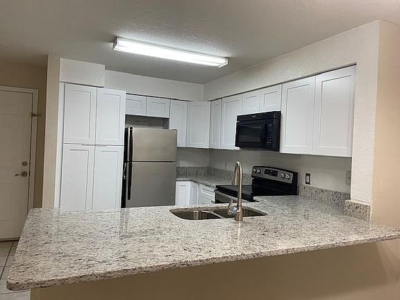 4th image of 13803 Fairway Island Dr APT 1614