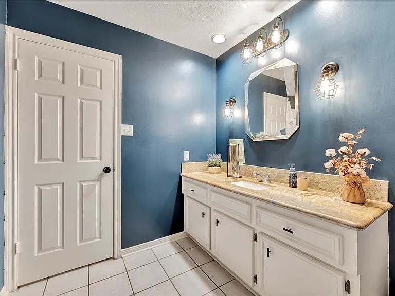 15402 Willow Shores Dr — Photo 33