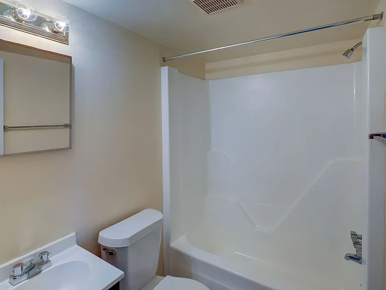 Vantage Apartments — Photo 2