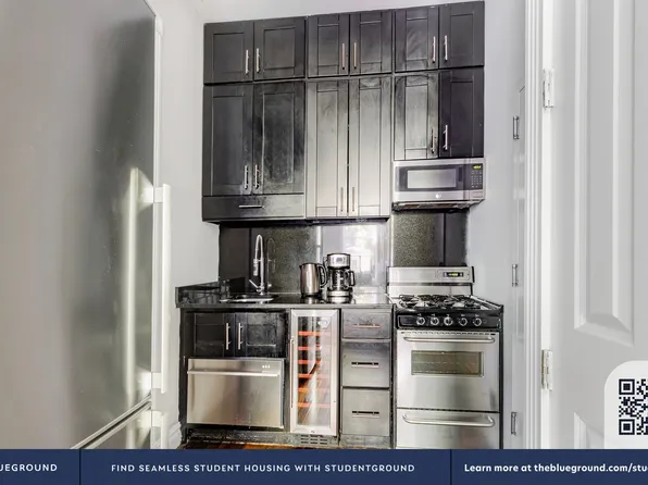 562 Hudson Street image 6 of 18