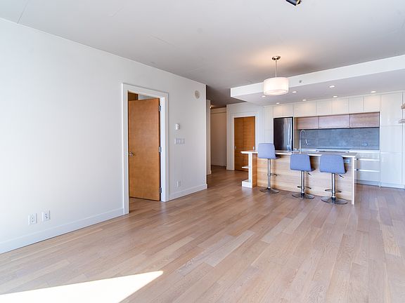 5th image of 989 Johnson St #1201