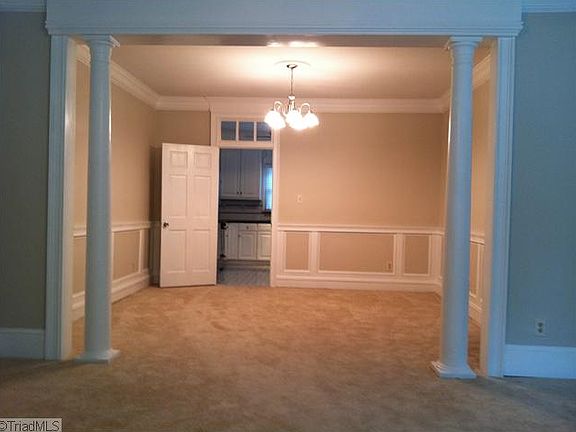 3rd image of 19D Fountain Manor Dr