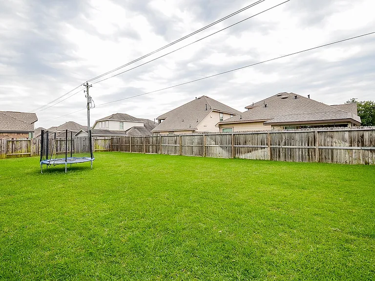 6807 Vista Ledge Dr — Photo 32
