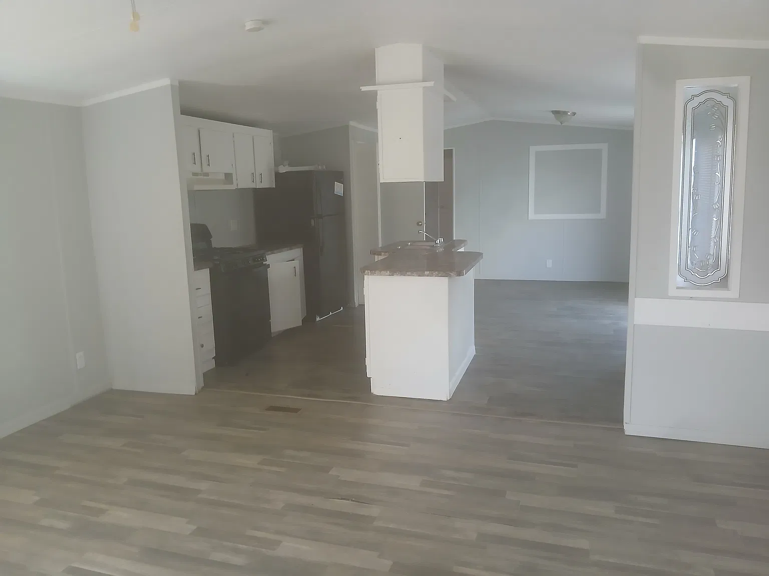 3 bed, 1216 sqft, $1,000 — Photo 3