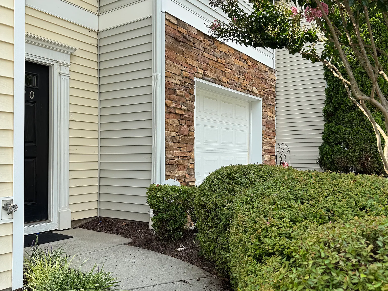 2 bed, 2.5 bath, 1468 sqft, $1,800 — Photo 4