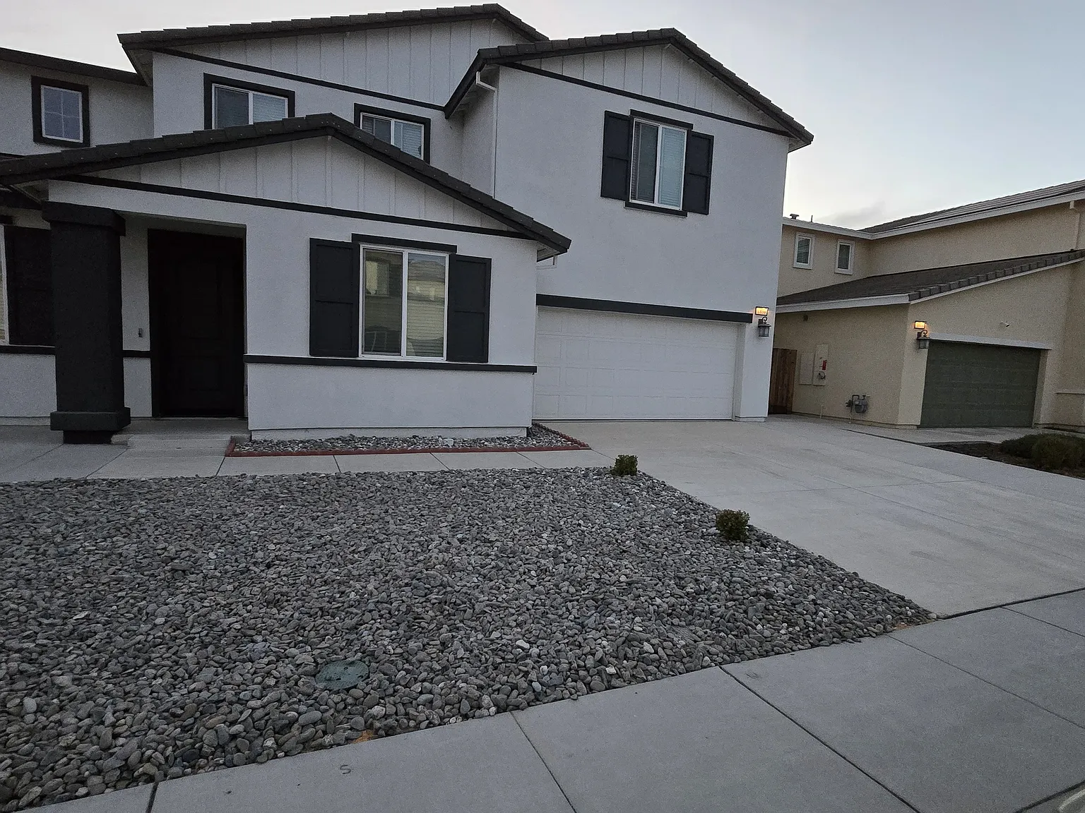 5 bed, 3.5 bath, 3247 sqft, $3,400 — Photo 2