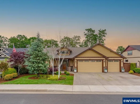 636 NW Hillcrest Dr, Dallas, OR 97338