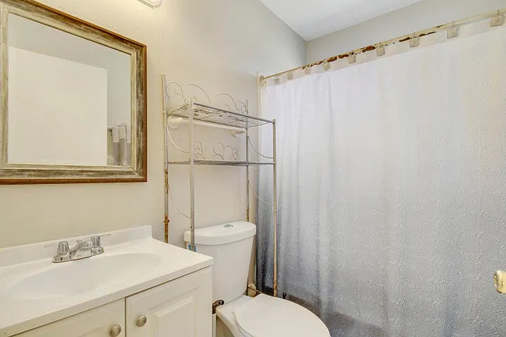 3 bed, 1228 sqft, $2,700 — Photo 4