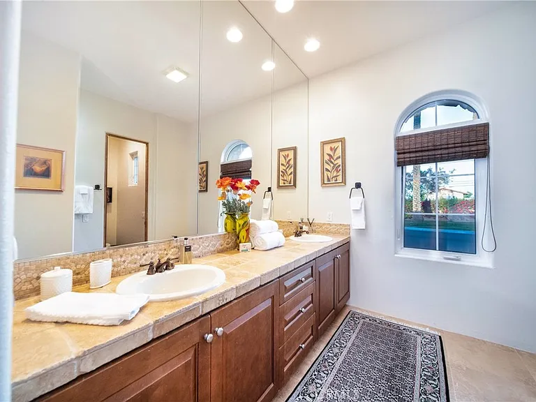 56705 Village Dr — Photo 26