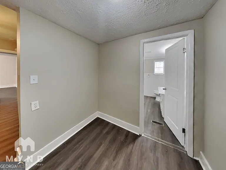 1284 Westmont Rd SW — Photo 10