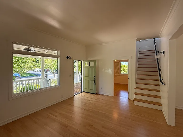 653 3rd St W — Photo 10