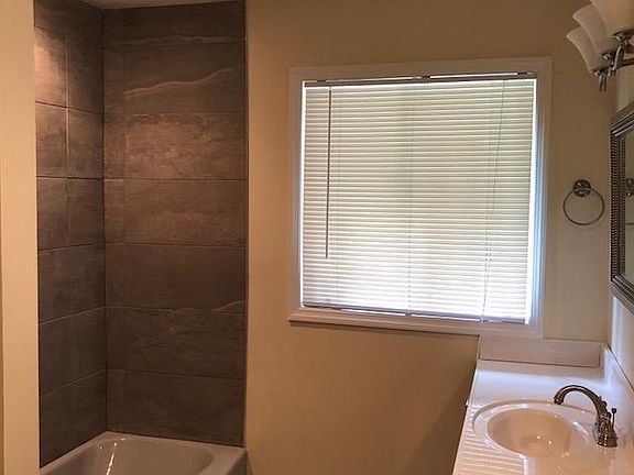 3rd image of 128 Johnson Ln